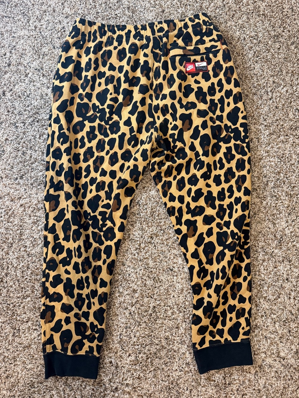 Nike Sportswear Men’s Leopard Tapered Club Fleece Sweatpants Size L NEW w/o tags - Picture 4 of 6